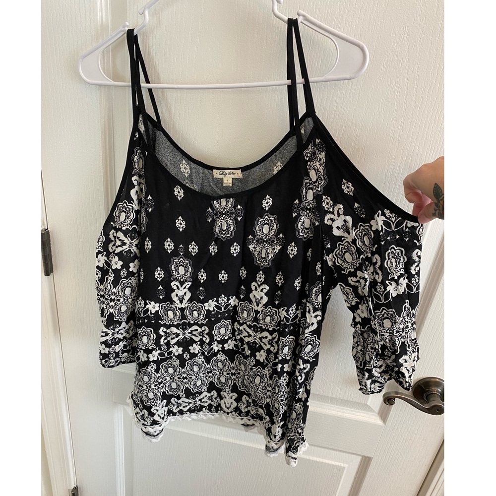 Lily Star cold shoulder top size Large